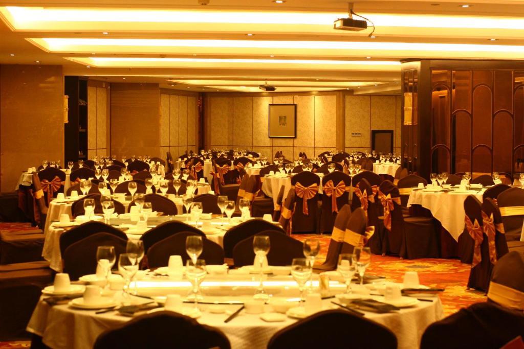 ייאו Hengna International Hotel מראה חיצוני תמונה